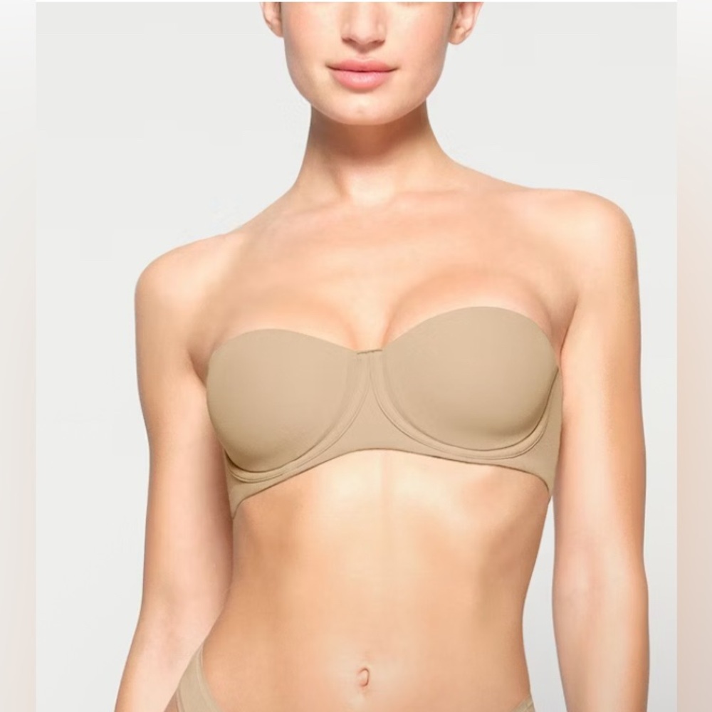 NWT SKIMS Fits Everybody Strapless Bra - Clay